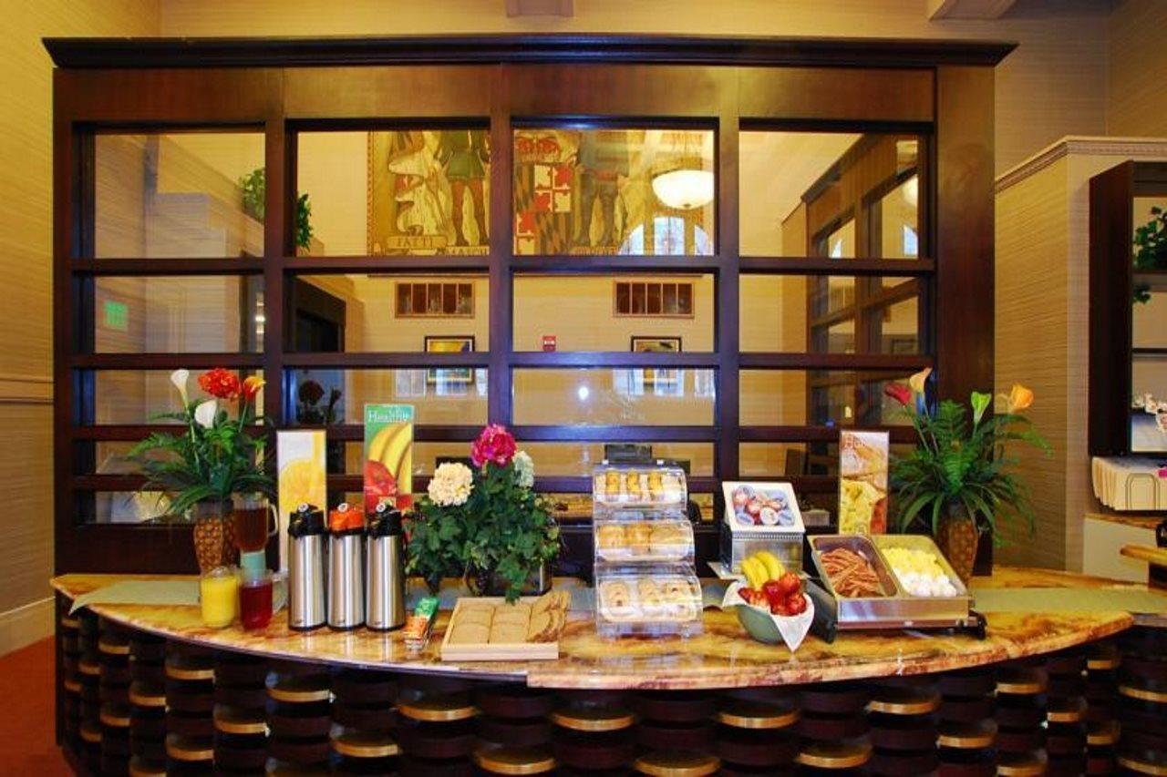 Baltimore Plaza Hotel 외부 사진