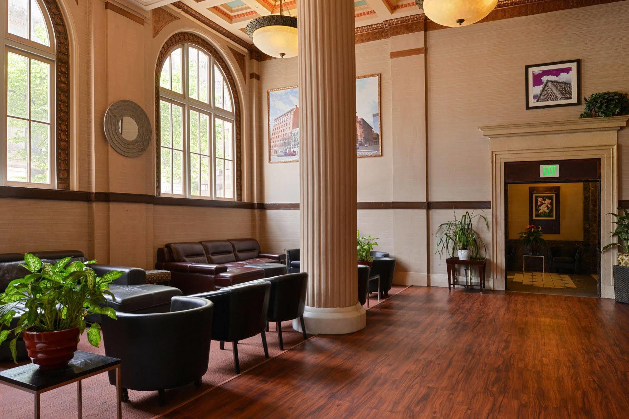 Baltimore Plaza Hotel 외부 사진