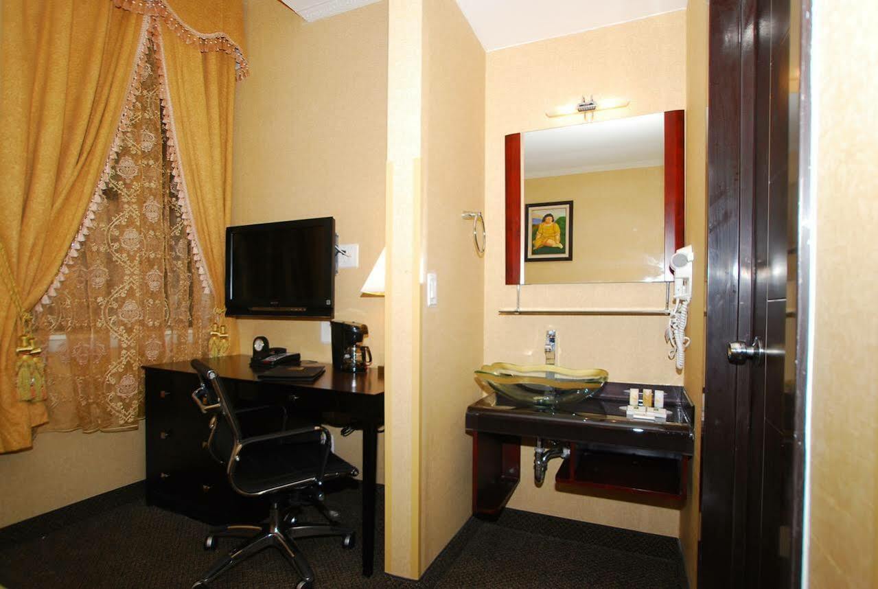 Baltimore Plaza Hotel 외부 사진